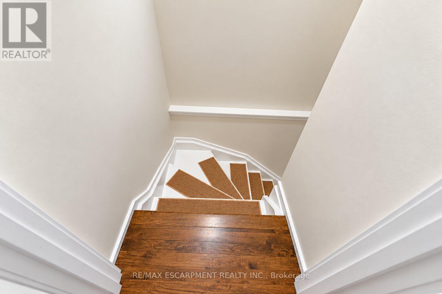 24 - 1375 Stephenson Drive Property Photo 24