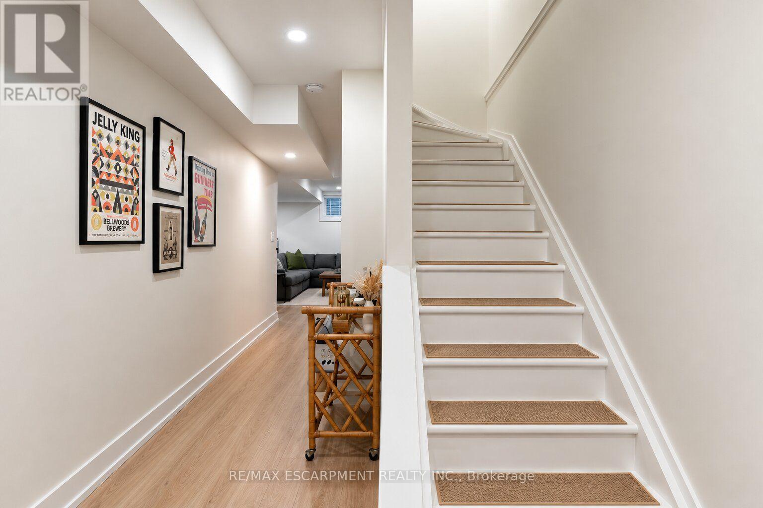 24 - 1375 Stephenson Drive Property Photo 25