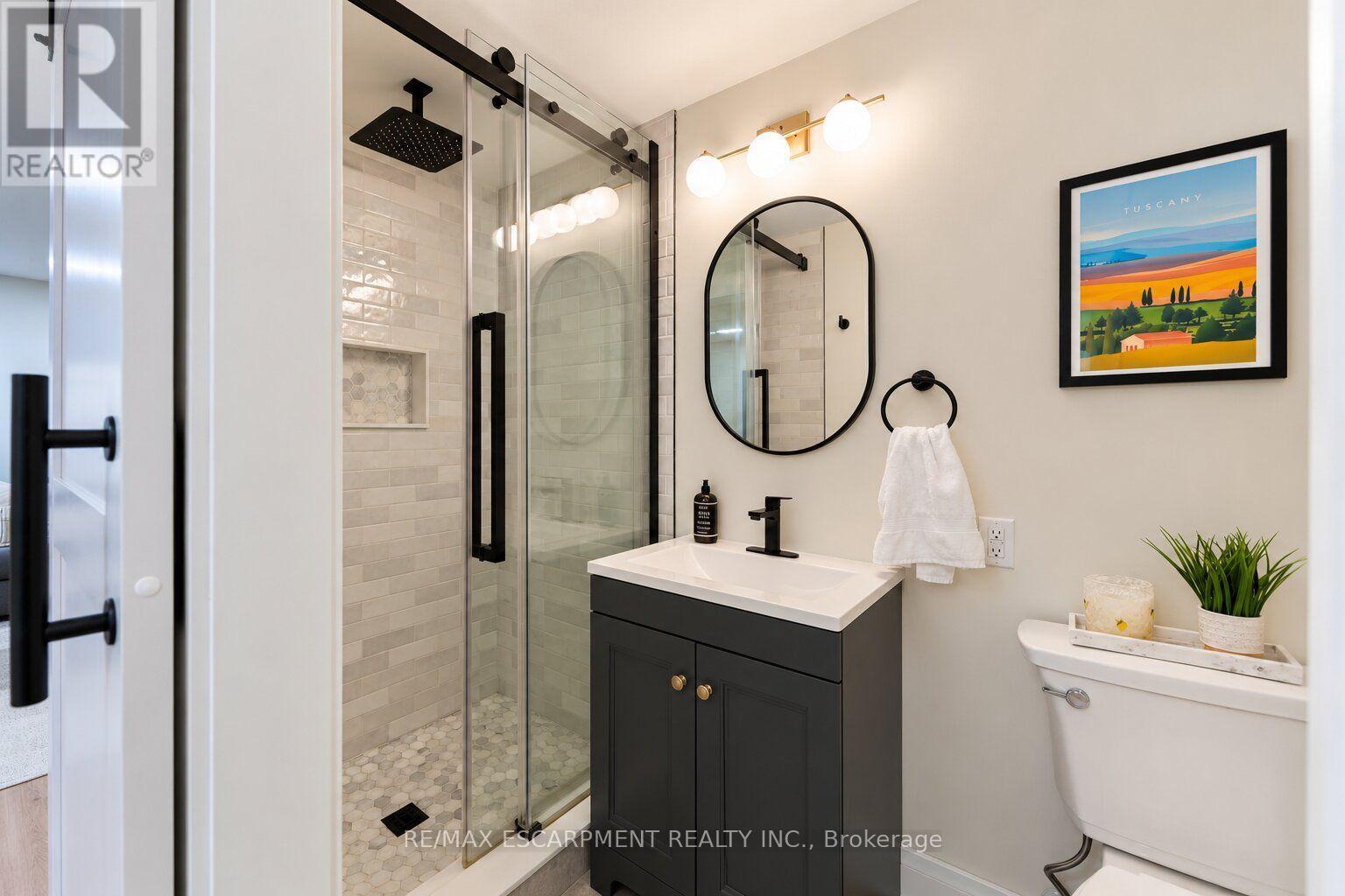 24 - 1375 Stephenson Drive Property Photo 31