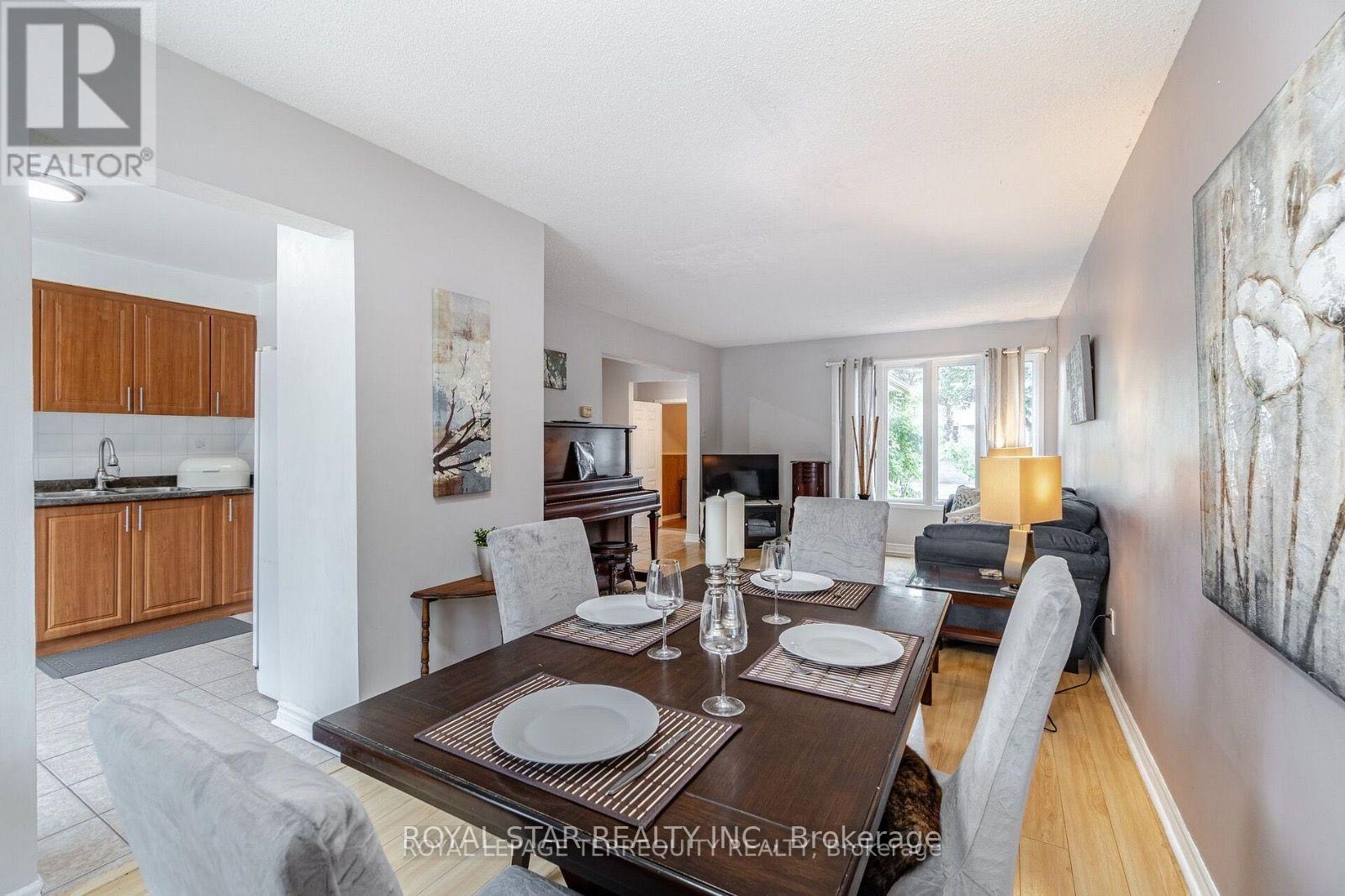 39 Courtleigh Square Property Photo 16