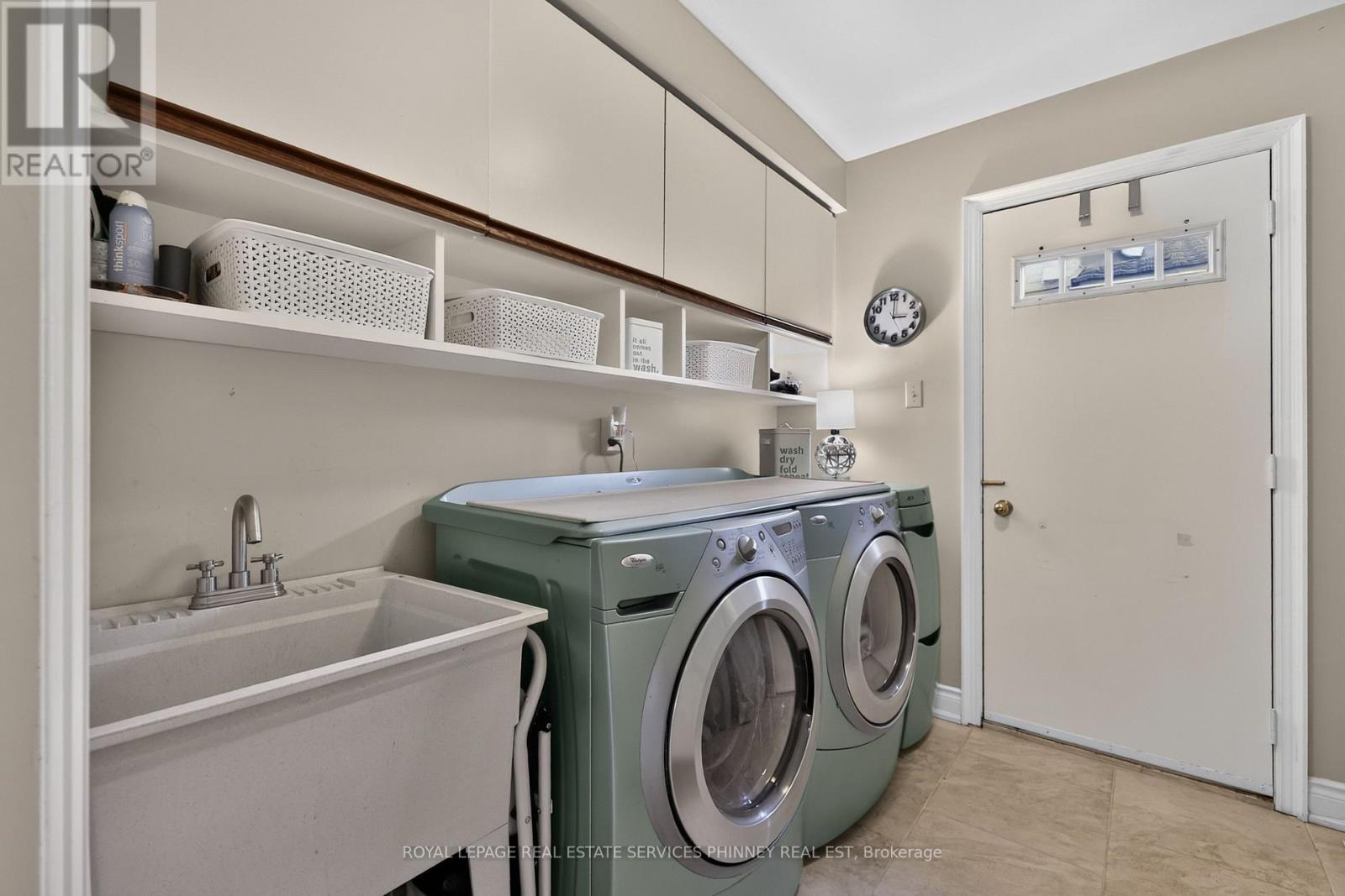 1572 Flamborough Circle Property Photo 15