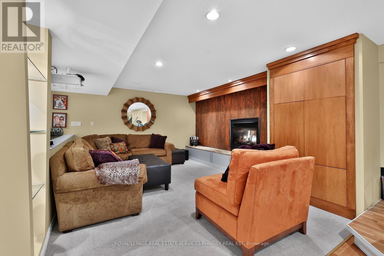 1572 Flamborough Circle Property Photo 32