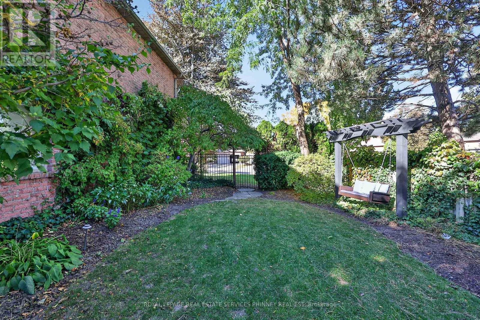 1572 Flamborough Circle Property Photo 40