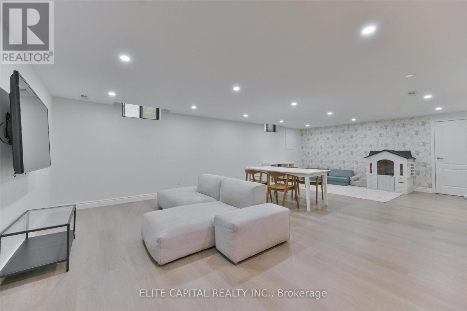 20 Raymore Drive Property Photo 35