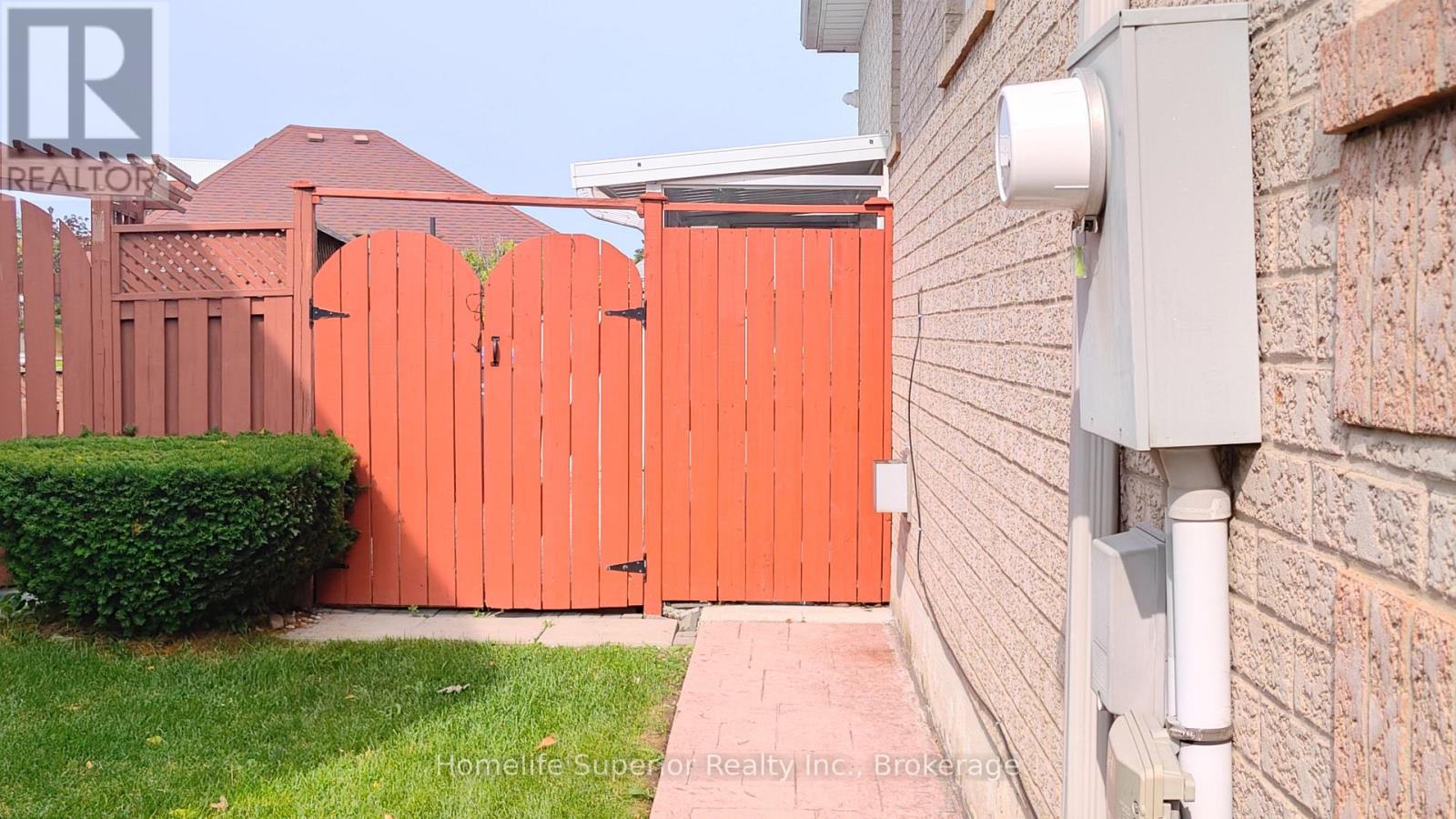 17 Summerfield Crescent Property Photo 2