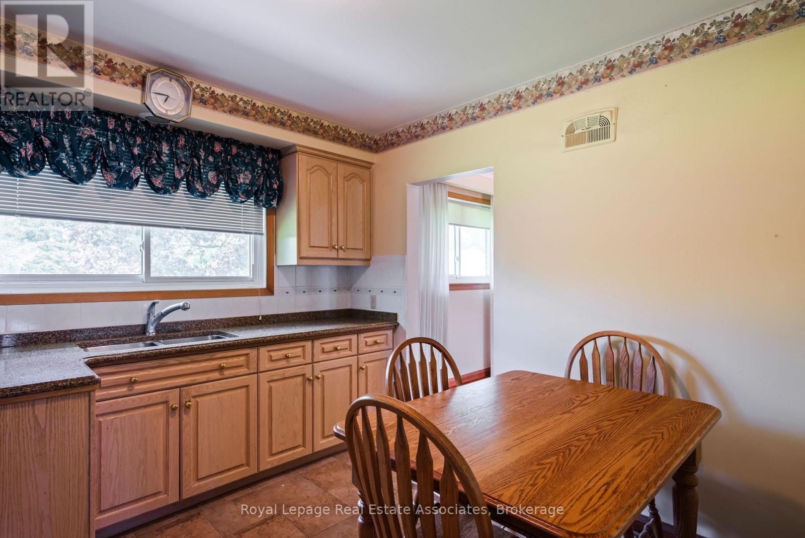 12851 9 Line Property Photo 13