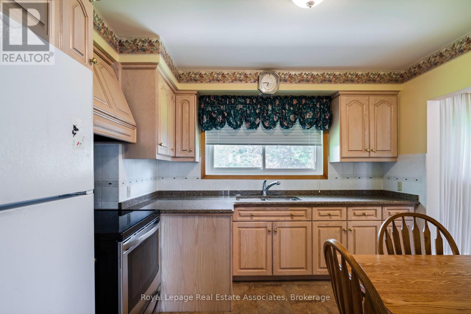 12851 9 Line Property Photo 14