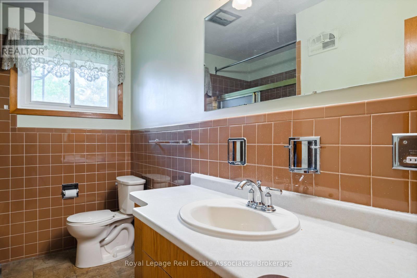 12851 9 Line Property Photo 25