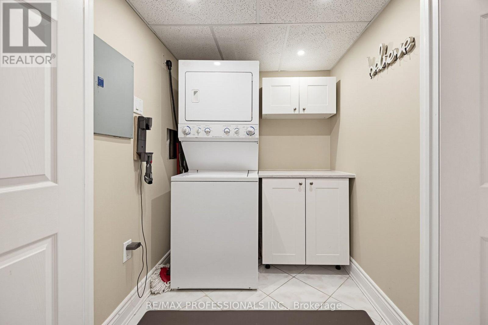304 - 1271 Walden Circle Property Photo 10