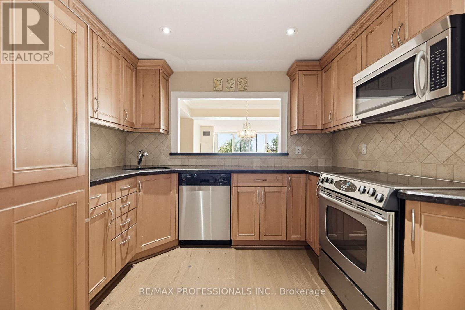 304 - 1271 Walden Circle Property Photo 13