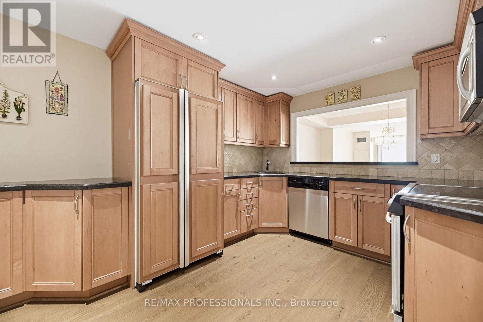 304 - 1271 Walden Circle Property Photo 14