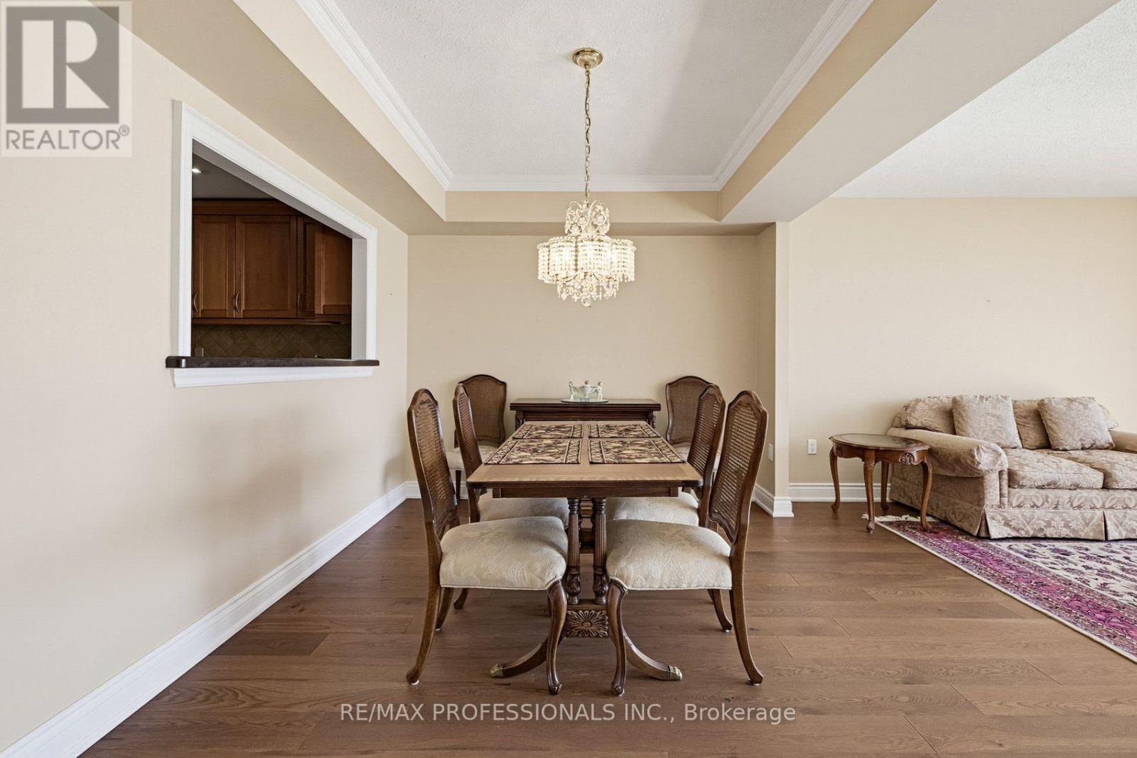 304 - 1271 Walden Circle Property Photo 17