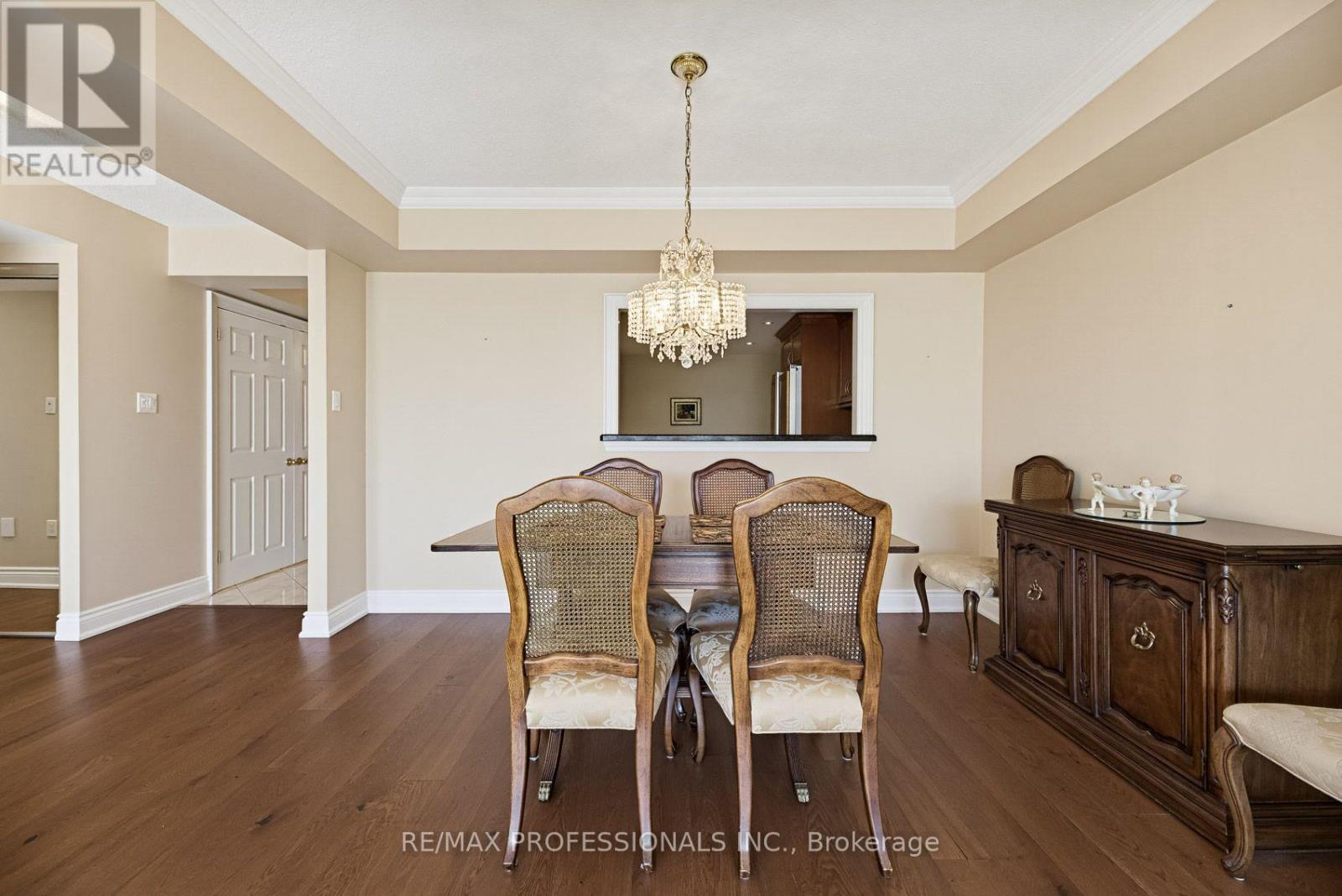 304 - 1271 Walden Circle Property Photo 19