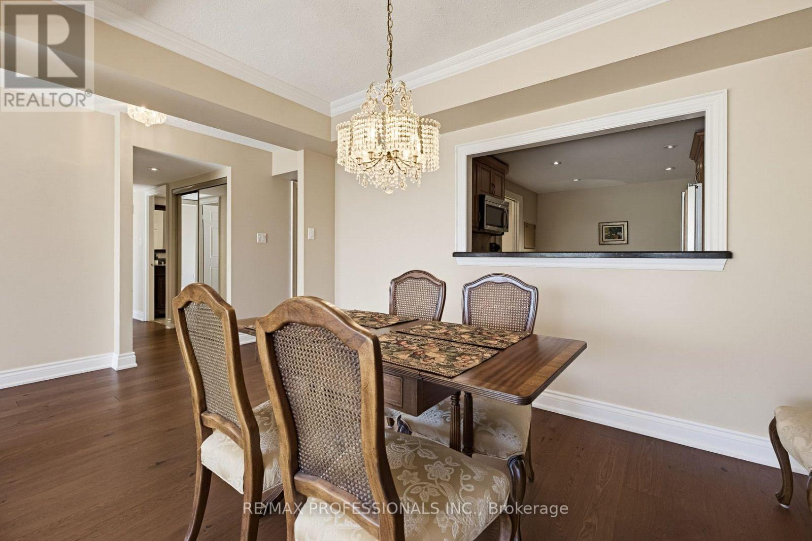 304 - 1271 Walden Circle Property Photo 20