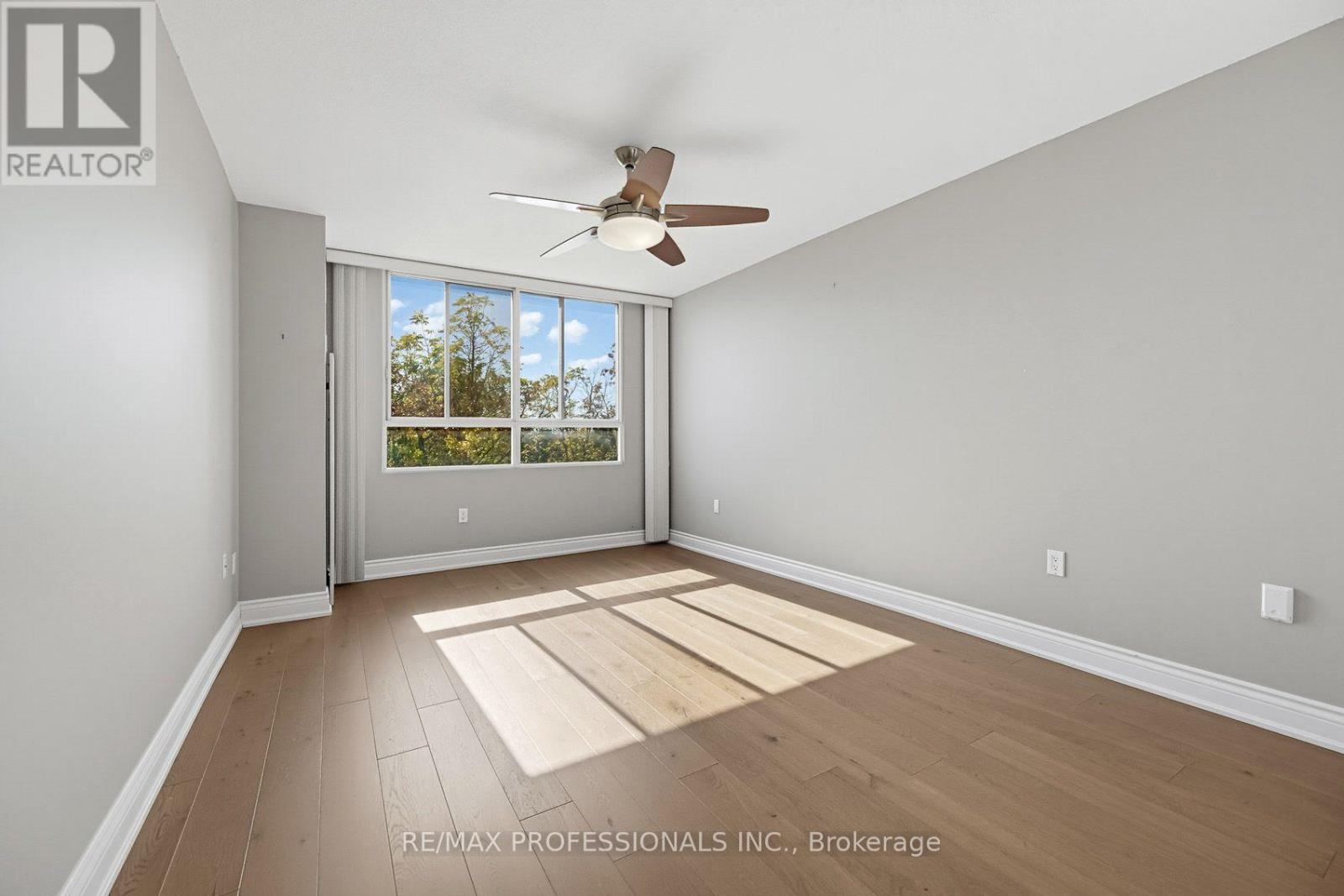 304 - 1271 Walden Circle Property Photo 28