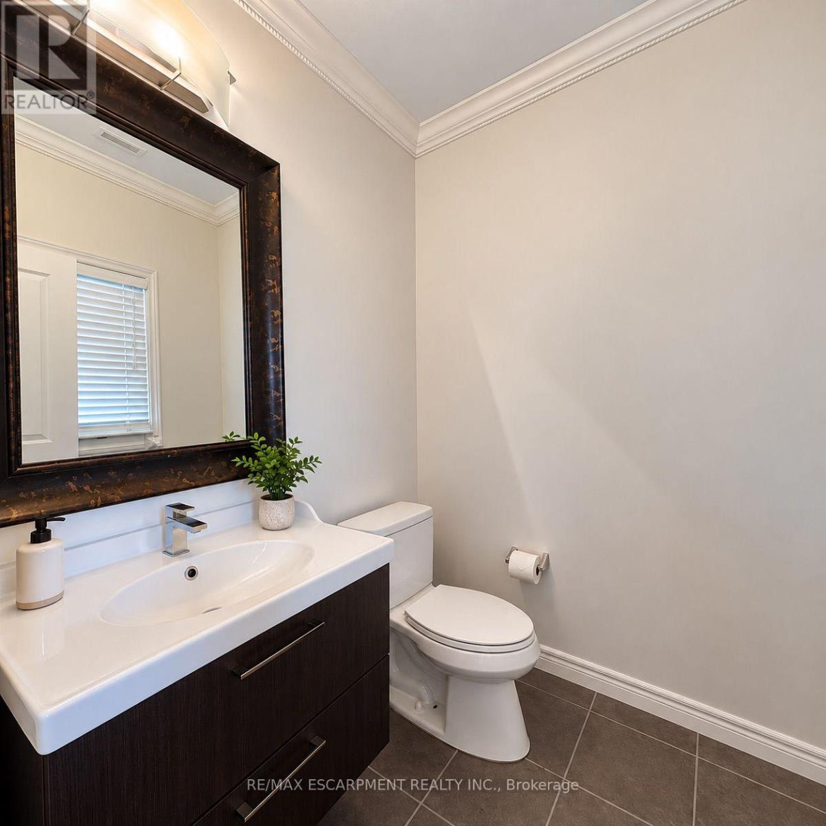 5321 Applegarth Drive Property Photo 14