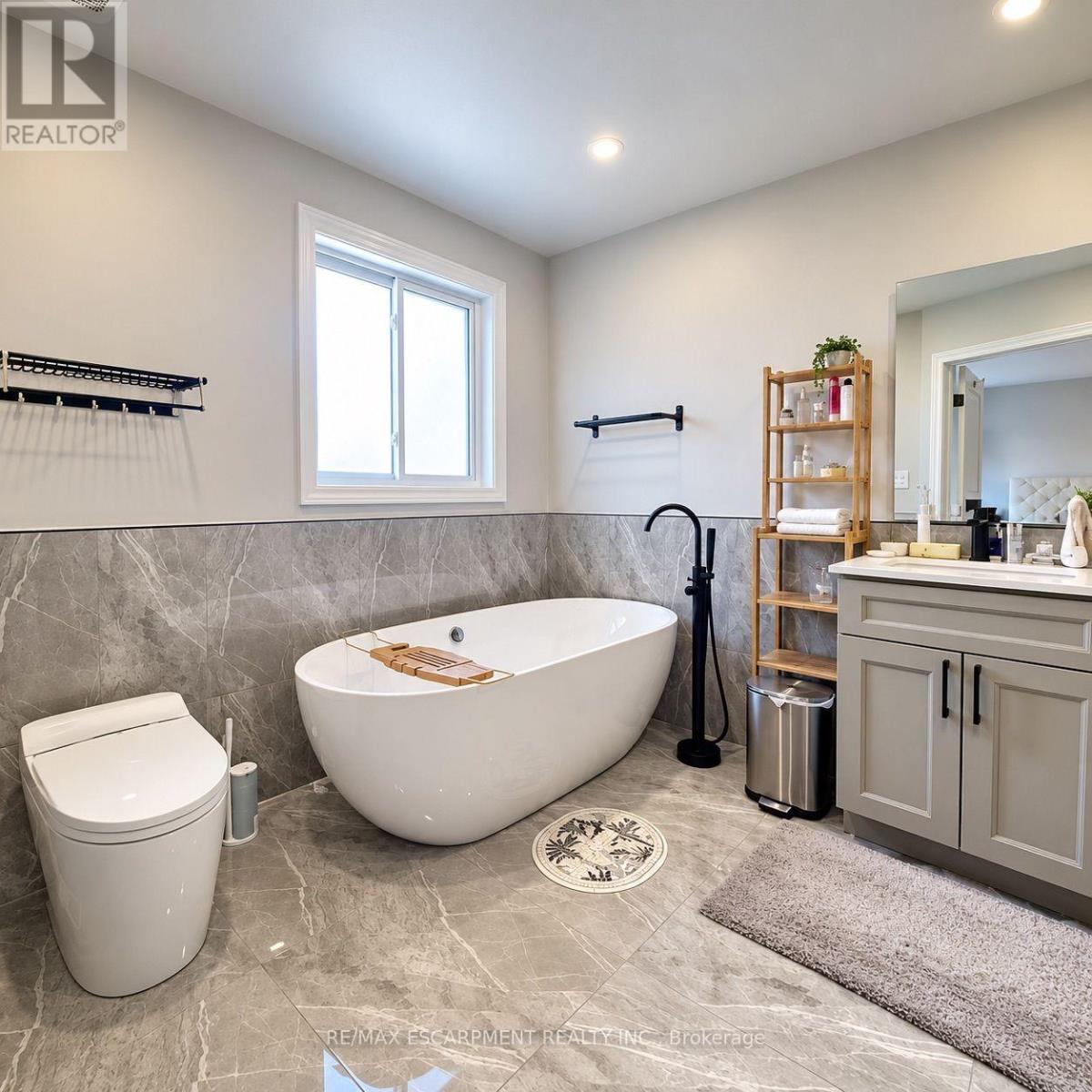 5321 Applegarth Drive Property Photo 15