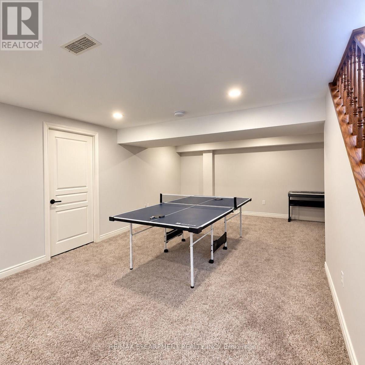 5321 Applegarth Drive Property Photo 18