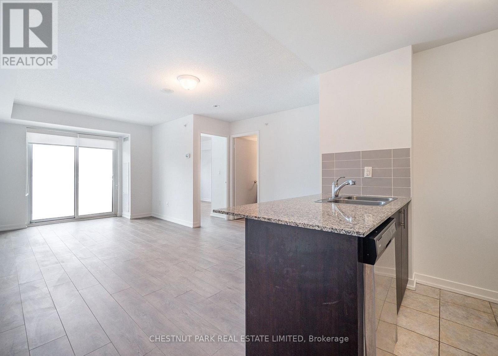 910 - 1410 Dupont Street Property Photo 7