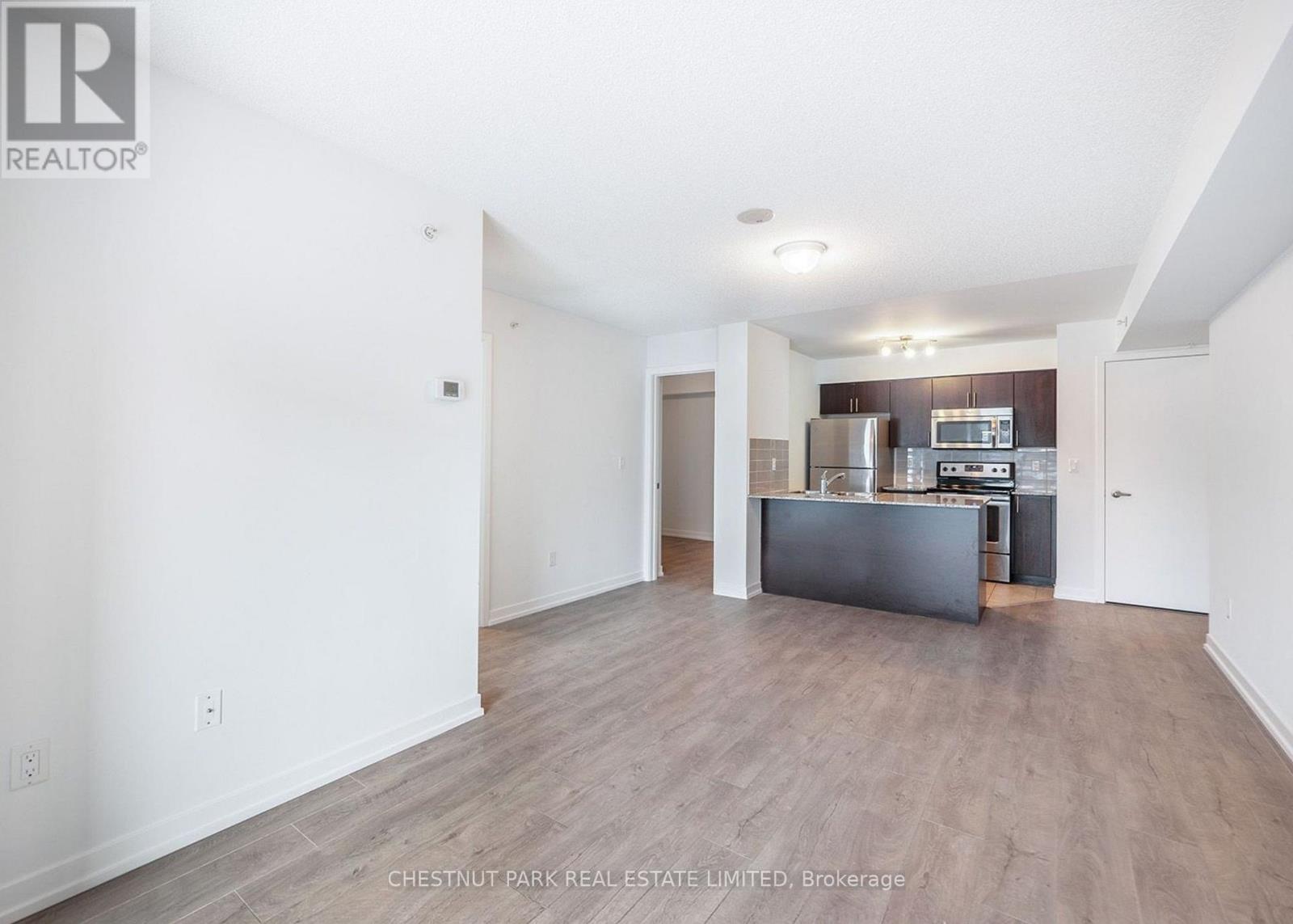910 - 1410 Dupont Street Property Photo 12