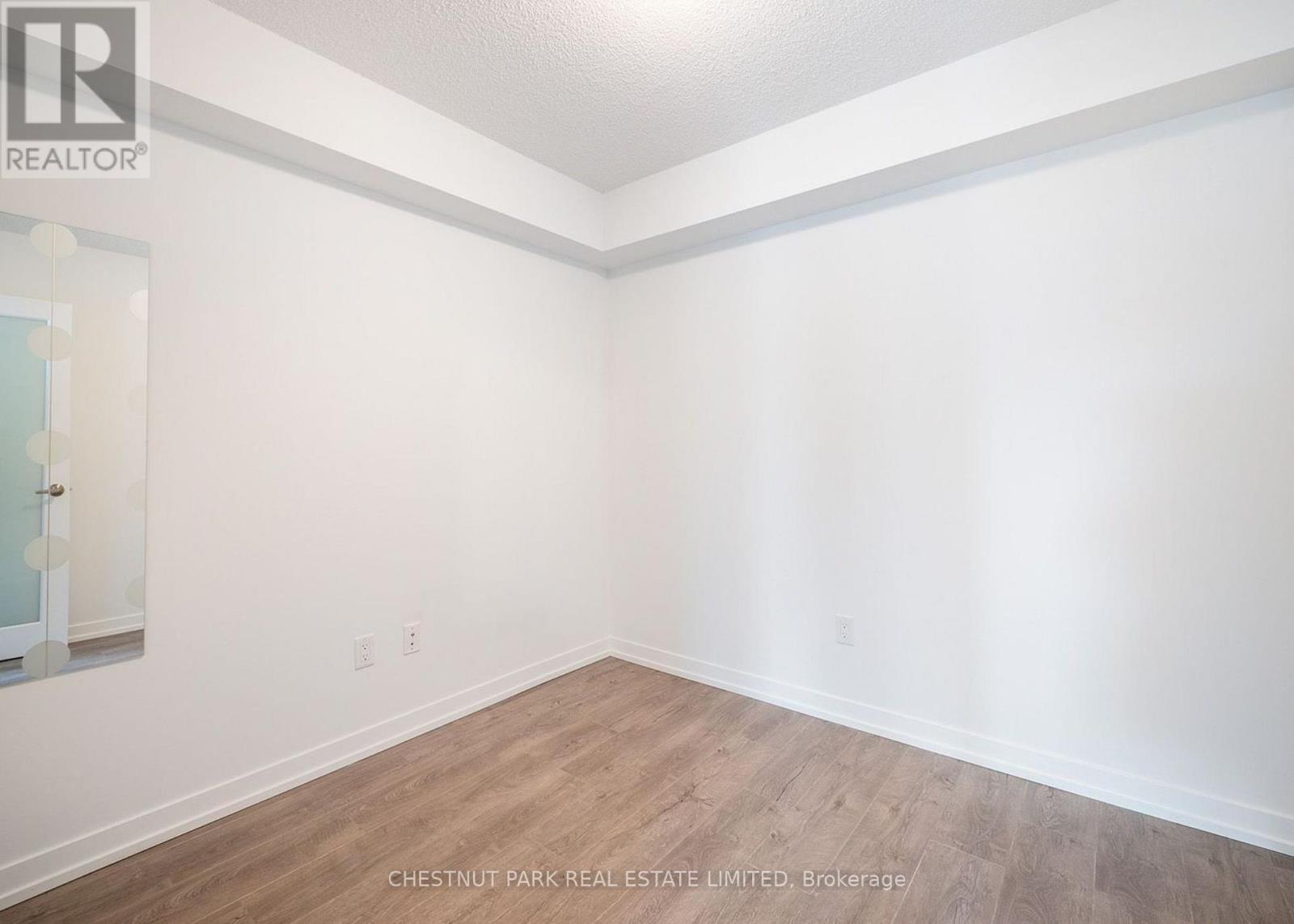 910 - 1410 Dupont Street Property Photo 19