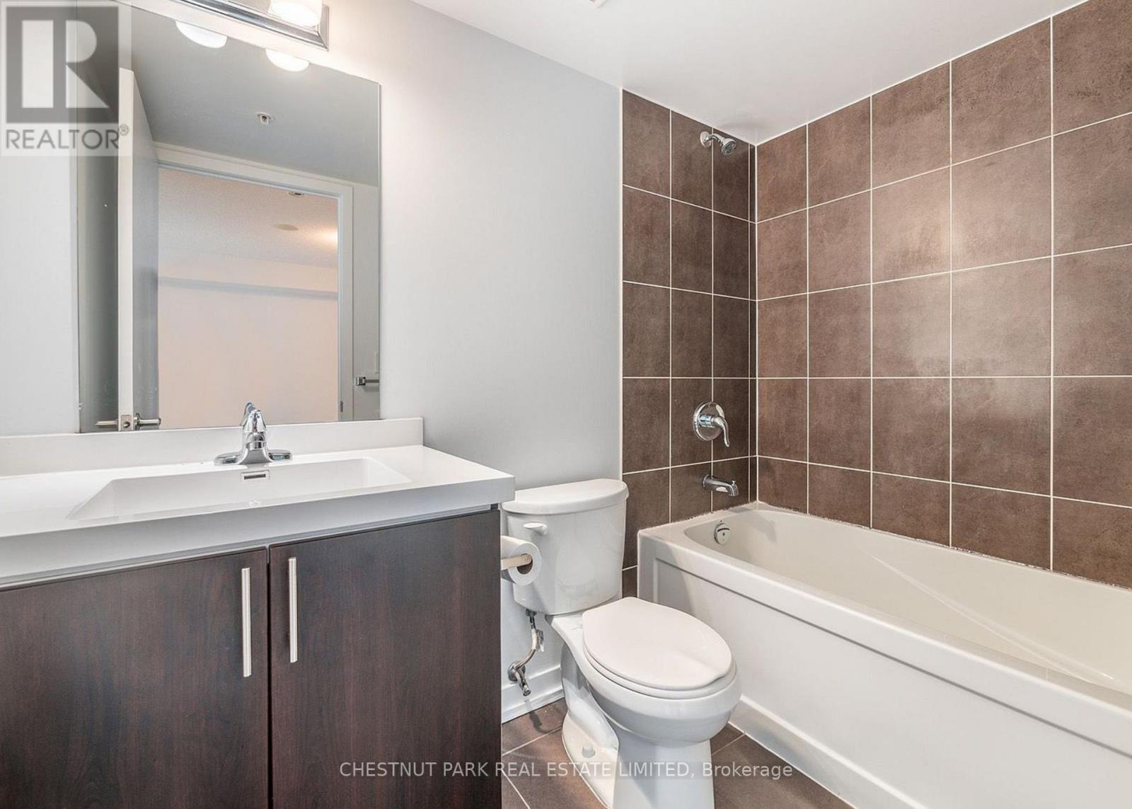 910 - 1410 Dupont Street Property Photo 22