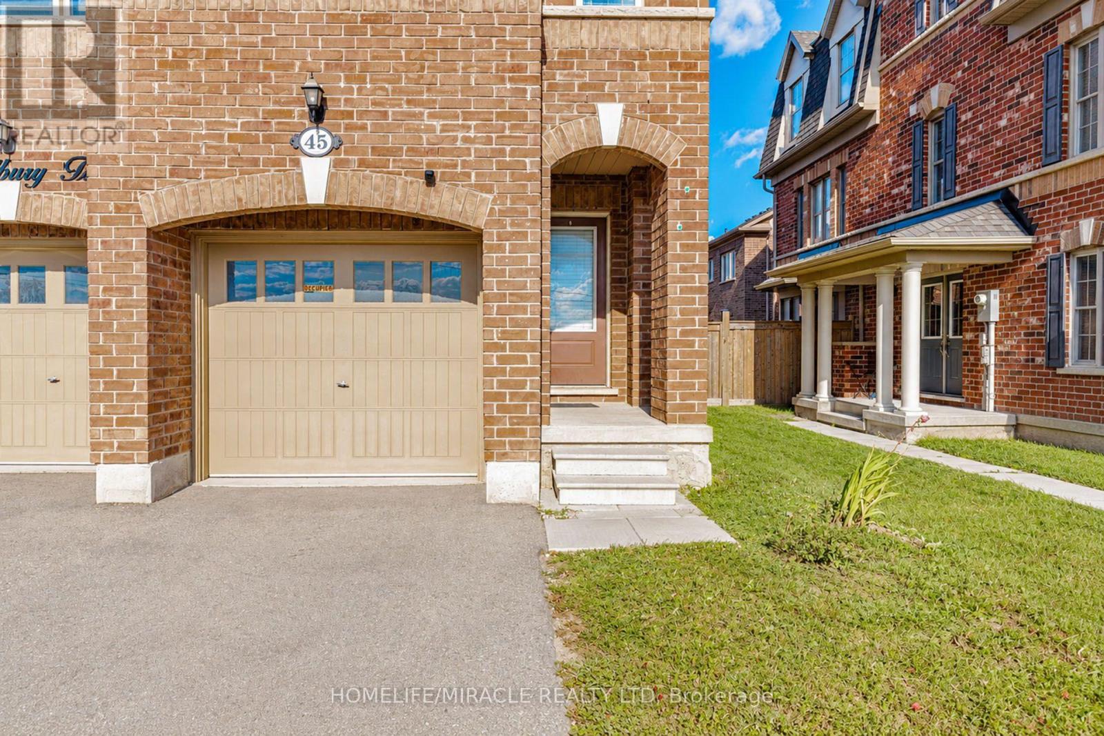 45 Padbury Trail Property Photo 3