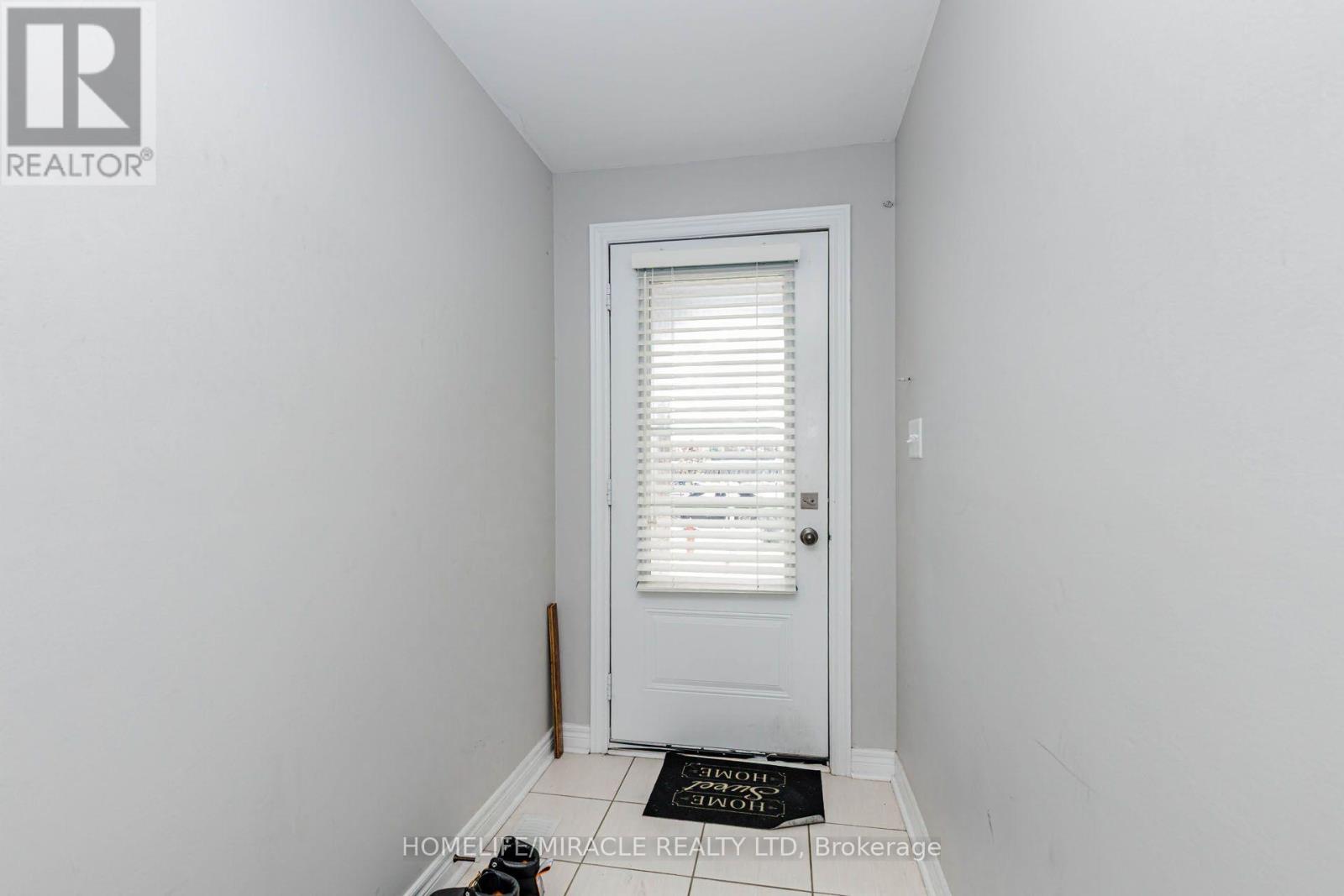 45 Padbury Trail Property Photo 4