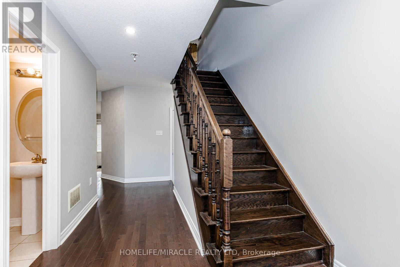 45 Padbury Trail Property Photo 12
