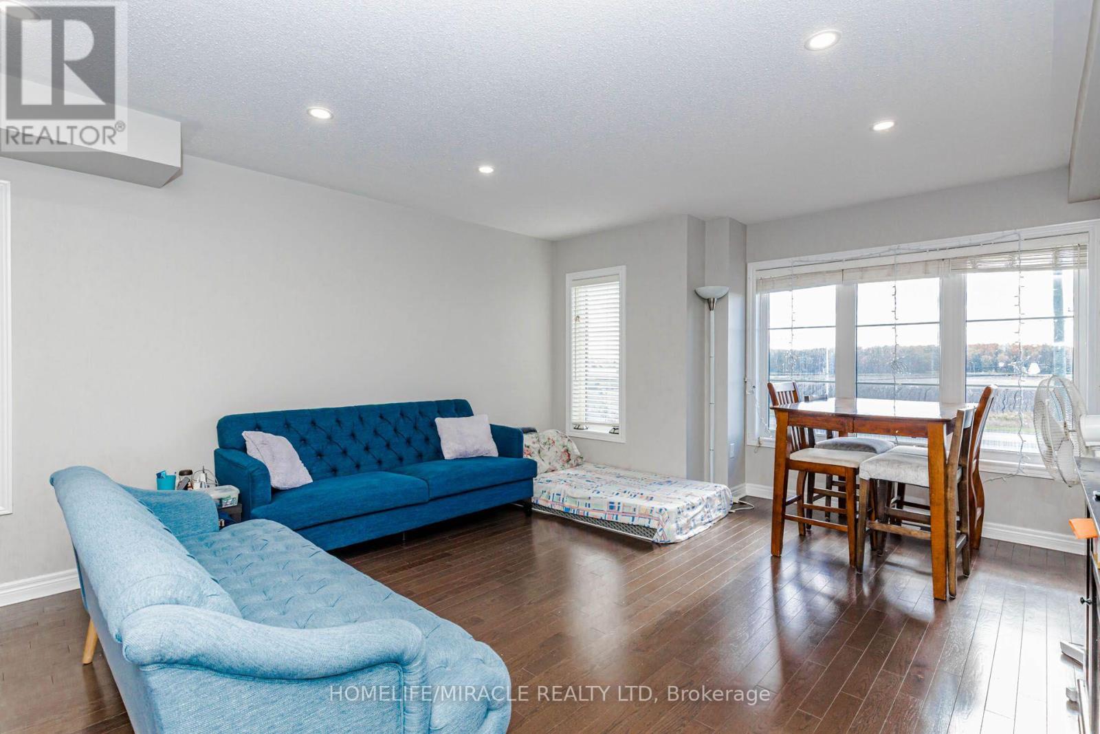 45 Padbury Trail Property Photo 16