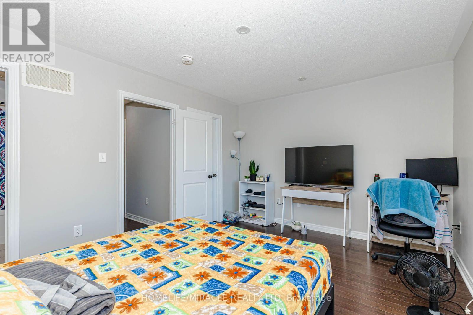 45 Padbury Trail Property Photo 32