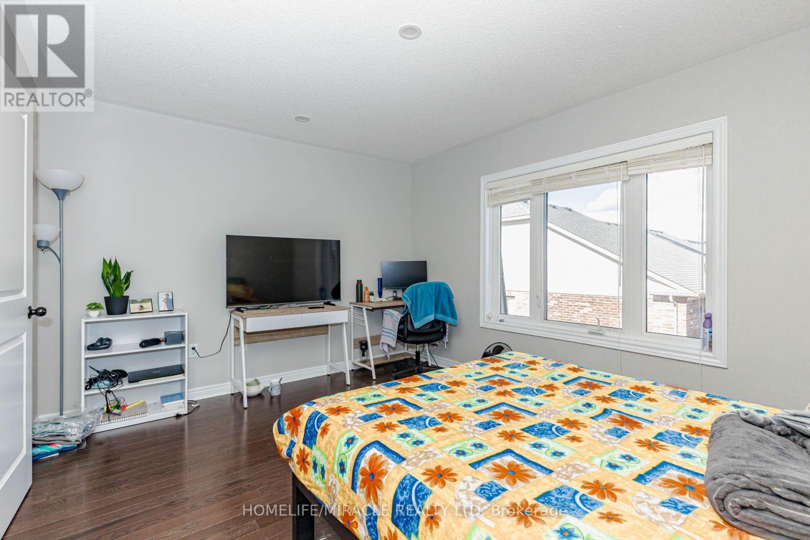 45 Padbury Trail Property Photo 33