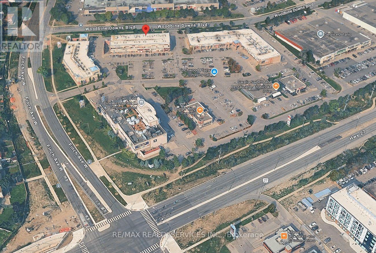 105 - 19 Woodbine Downs Boulevard Property Photo 2