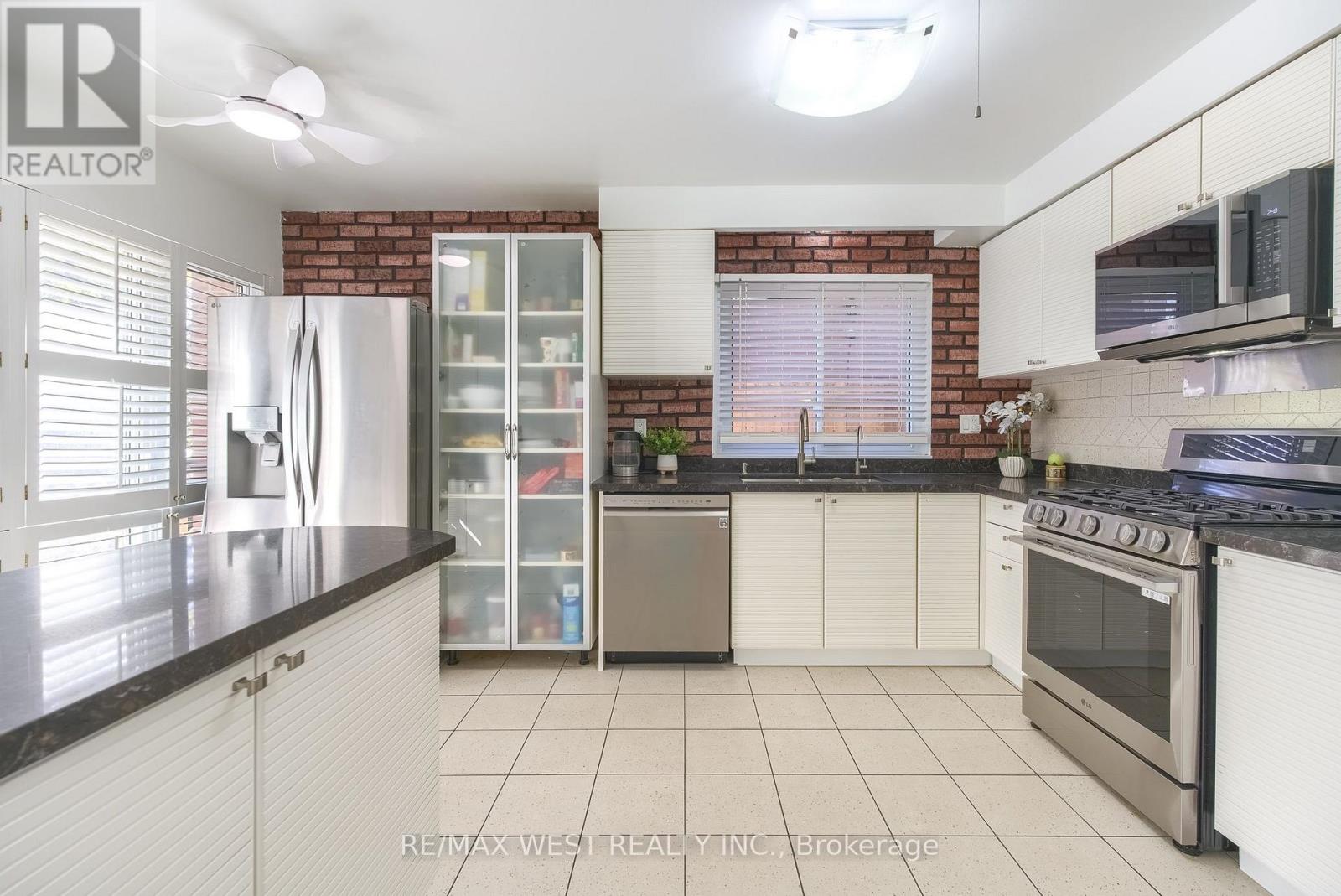 42 Masseygrove Crescent Property Photo 4