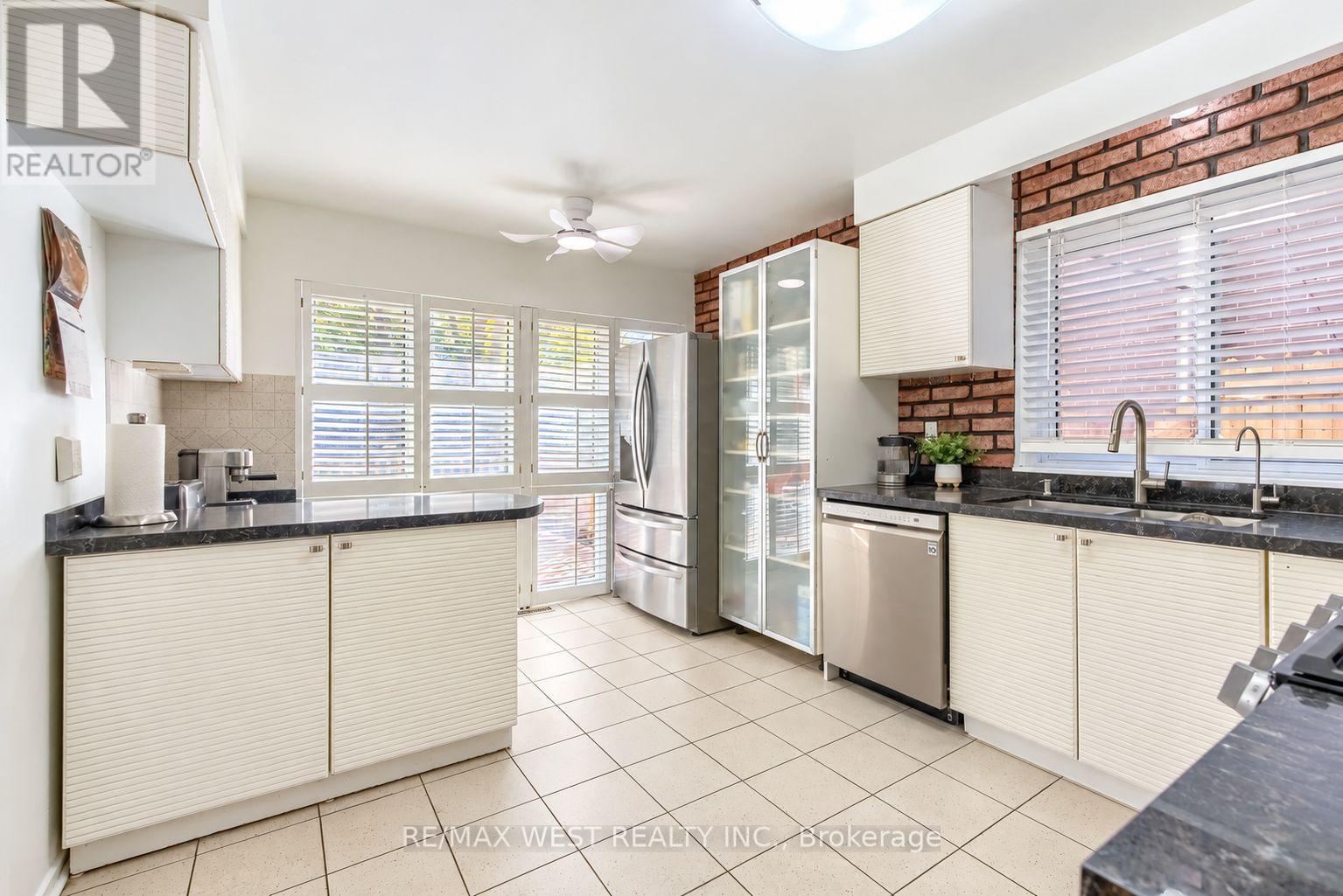42 Masseygrove Crescent Property Photo 5