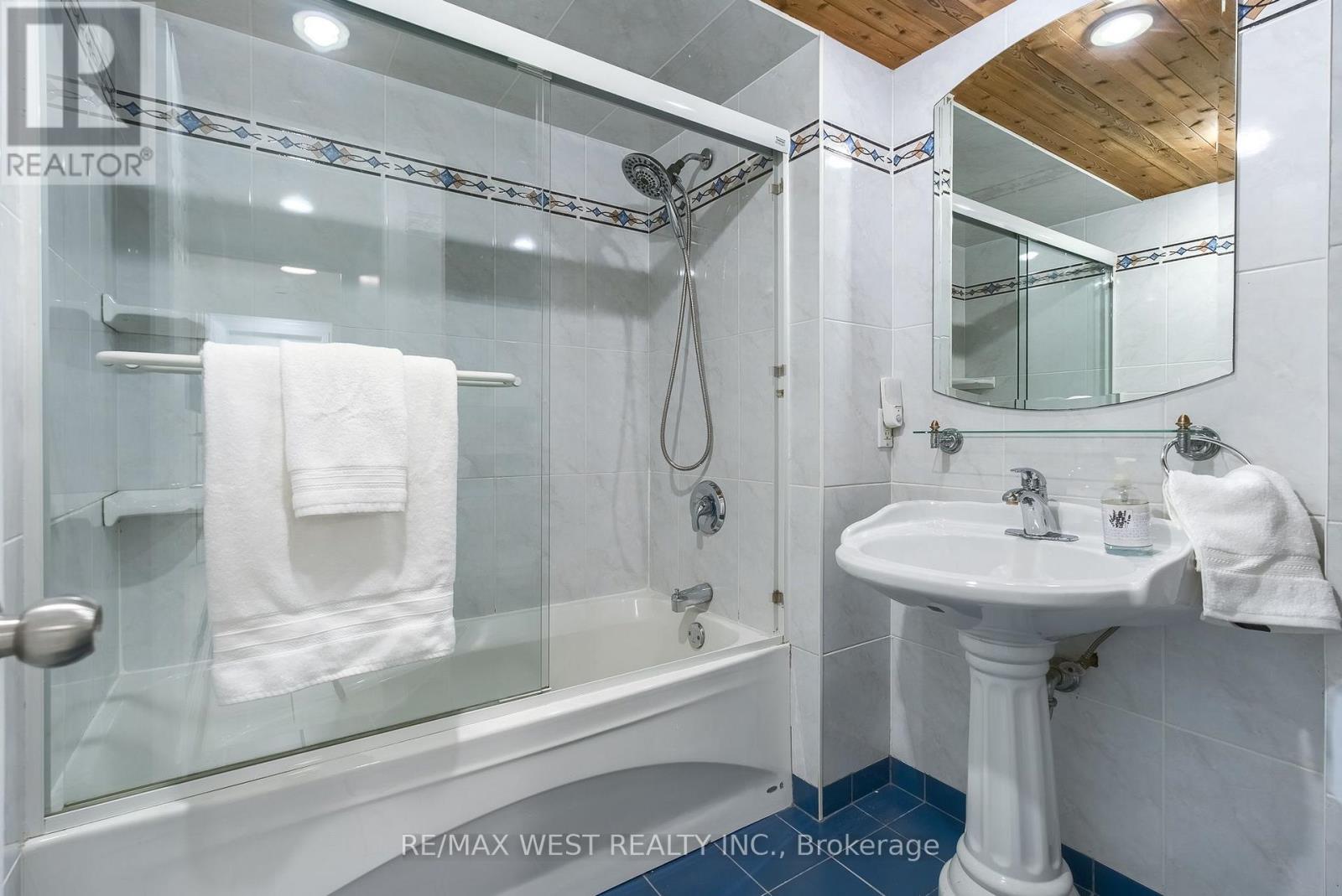 42 Masseygrove Crescent Property Photo 16