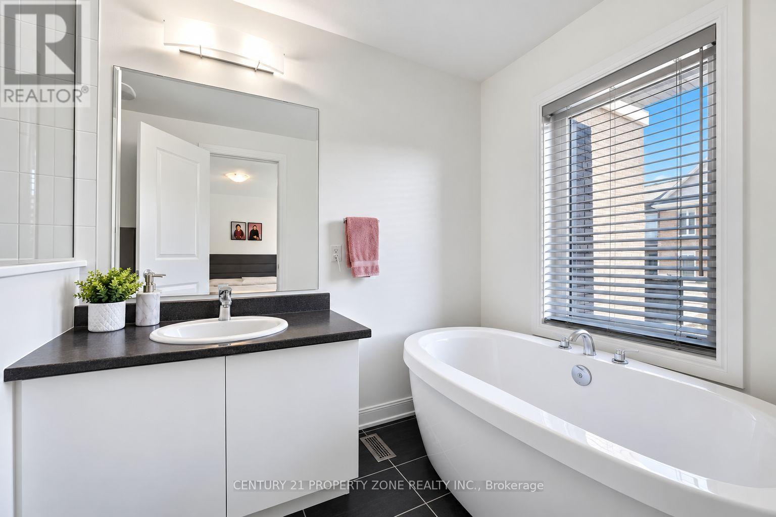 100 Pearman Crescent Property Photo 31