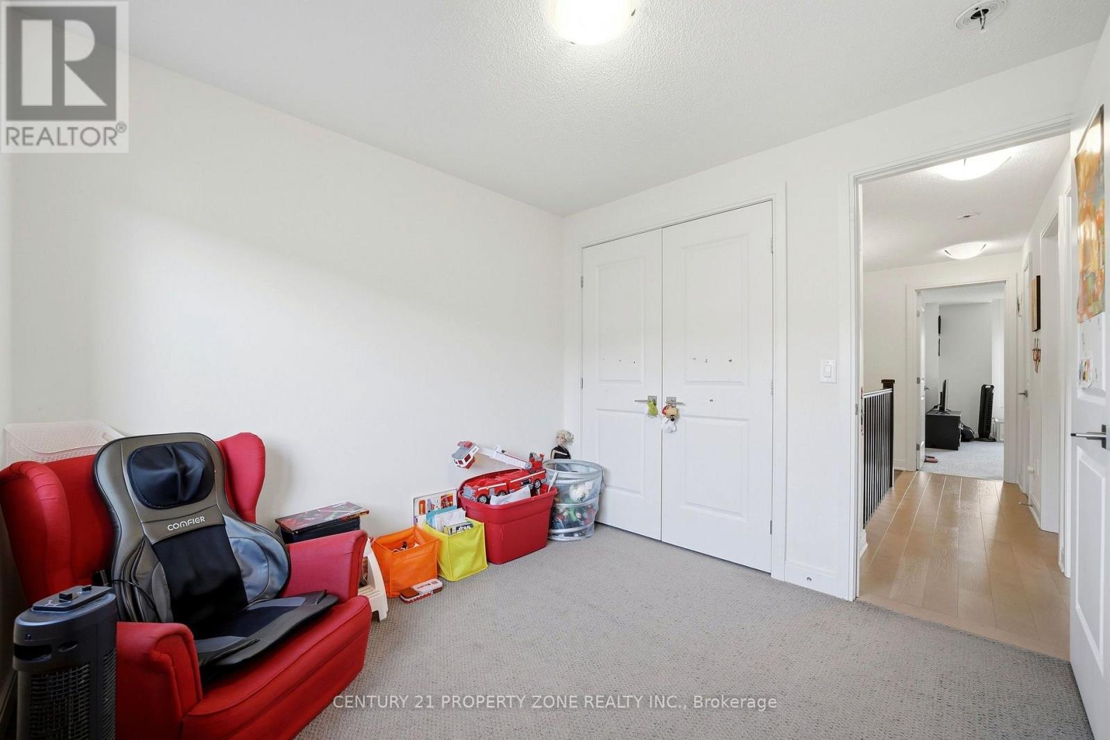 100 Pearman Crescent Property Photo 32