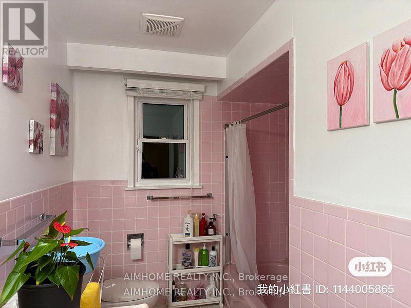 #1 - 68 Claver Avenue Property Photo 4