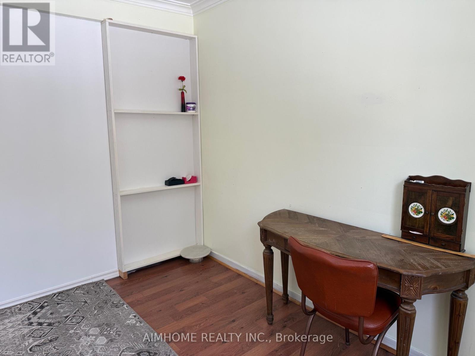 #1 - 68 Claver Avenue Property Photo 6