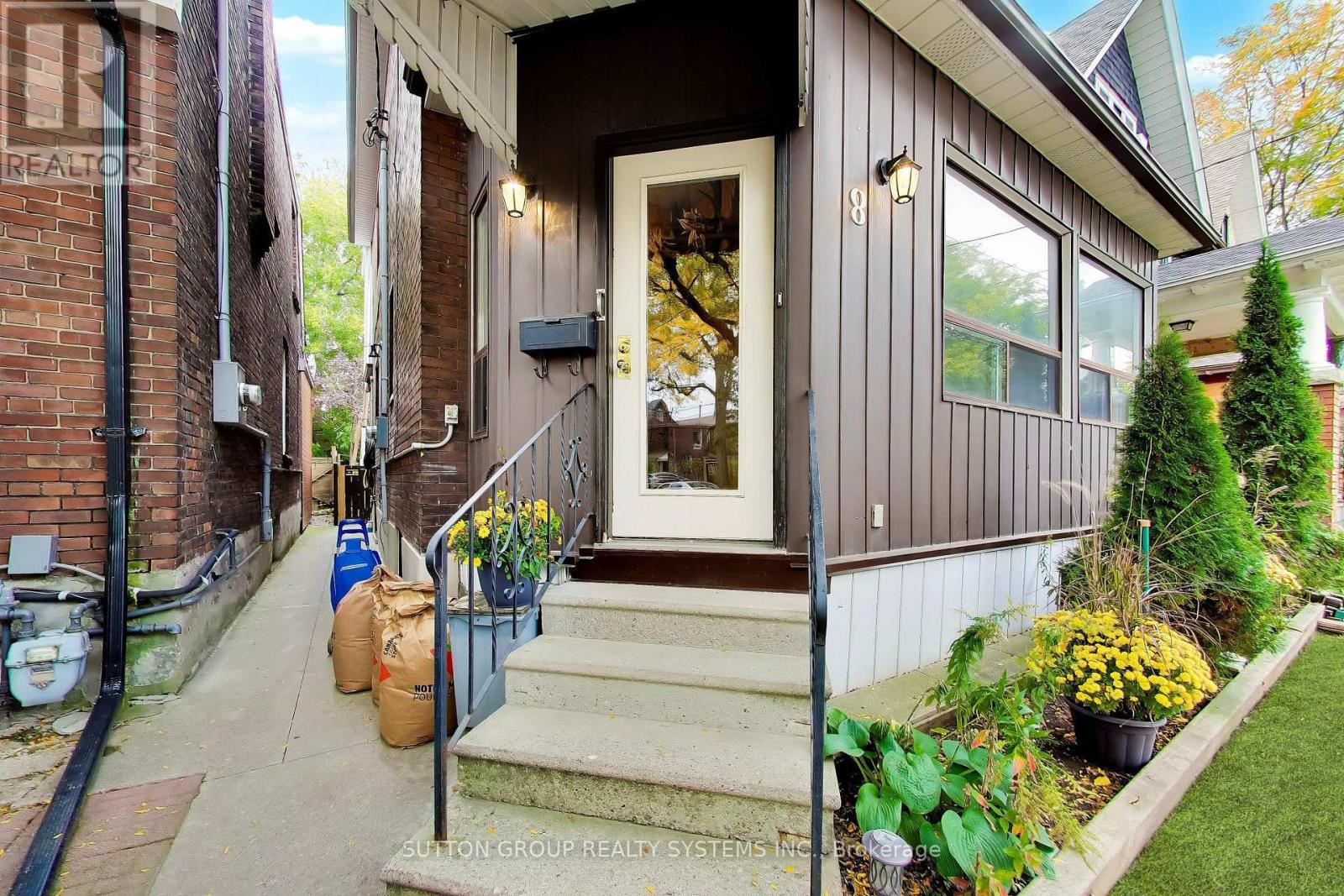 8 Alhambra Avenue Property Photo 4