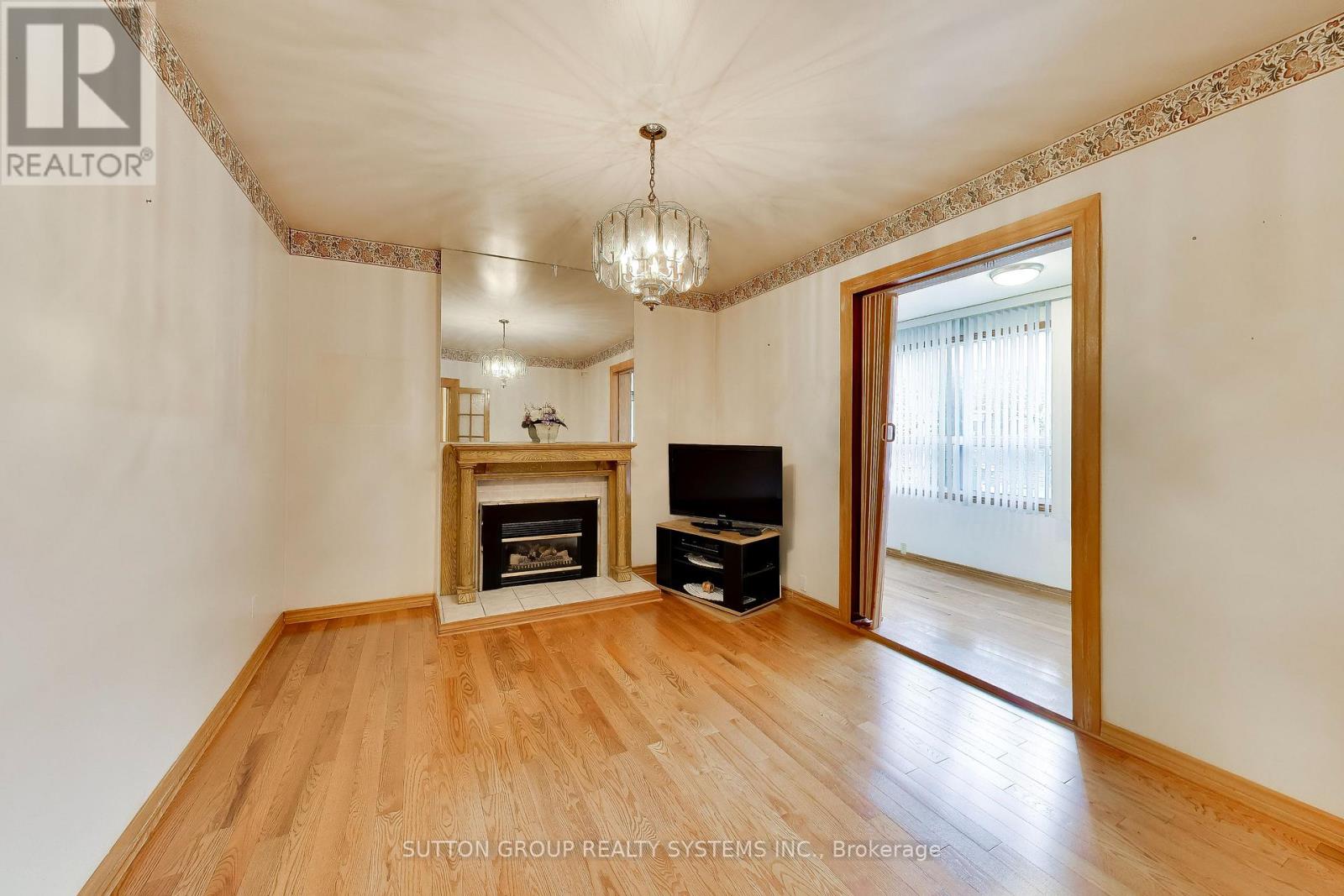 8 Alhambra Avenue Property Photo 9