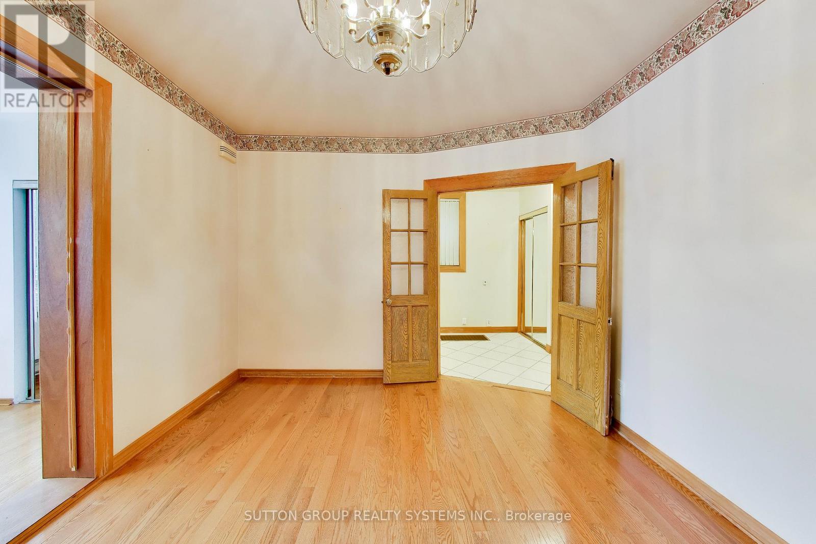 8 Alhambra Avenue Property Photo 10