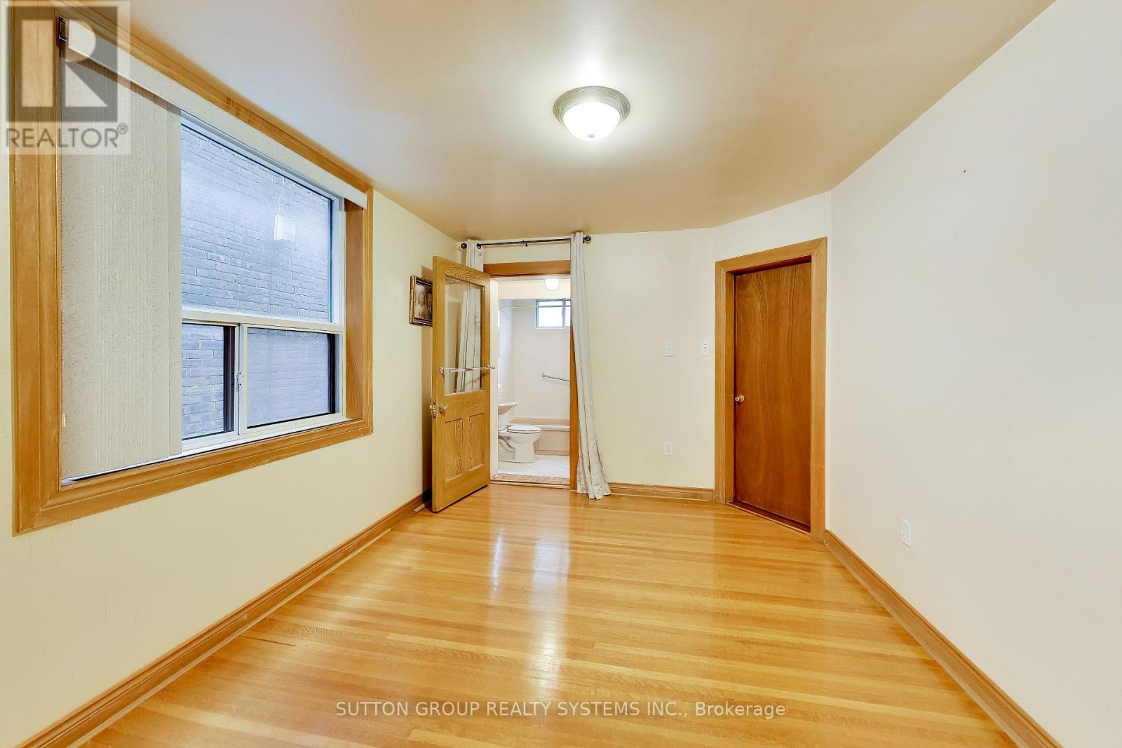 8 Alhambra Avenue Property Photo 15