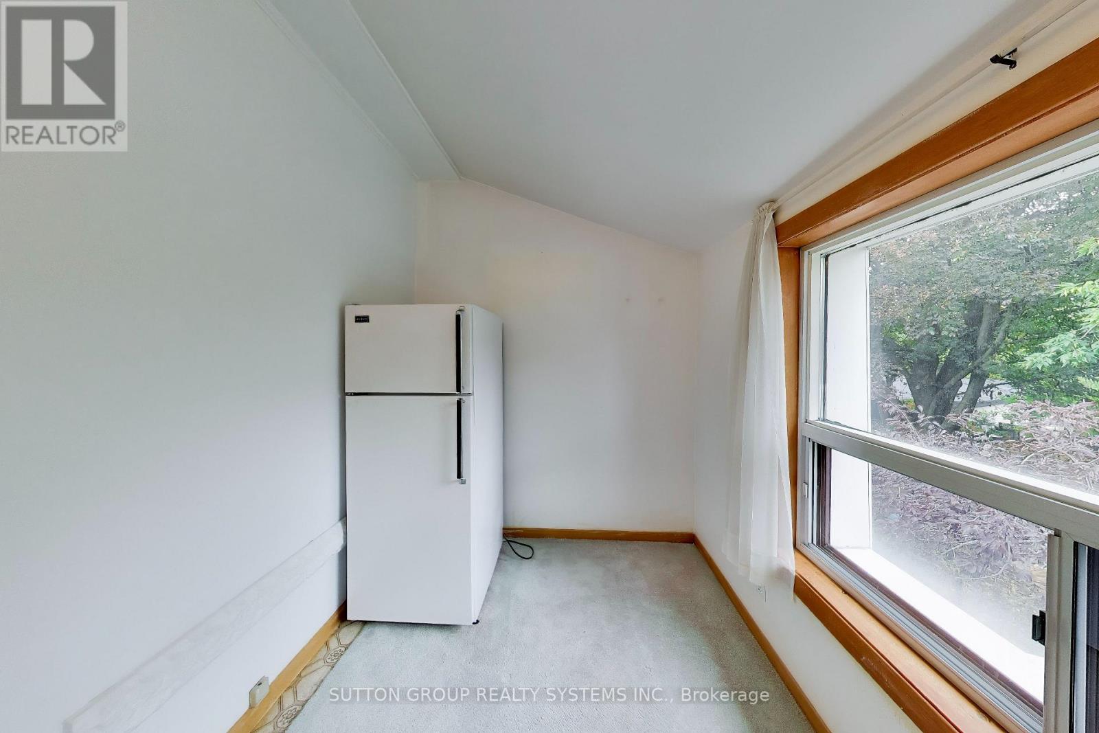 8 Alhambra Avenue Property Photo 19