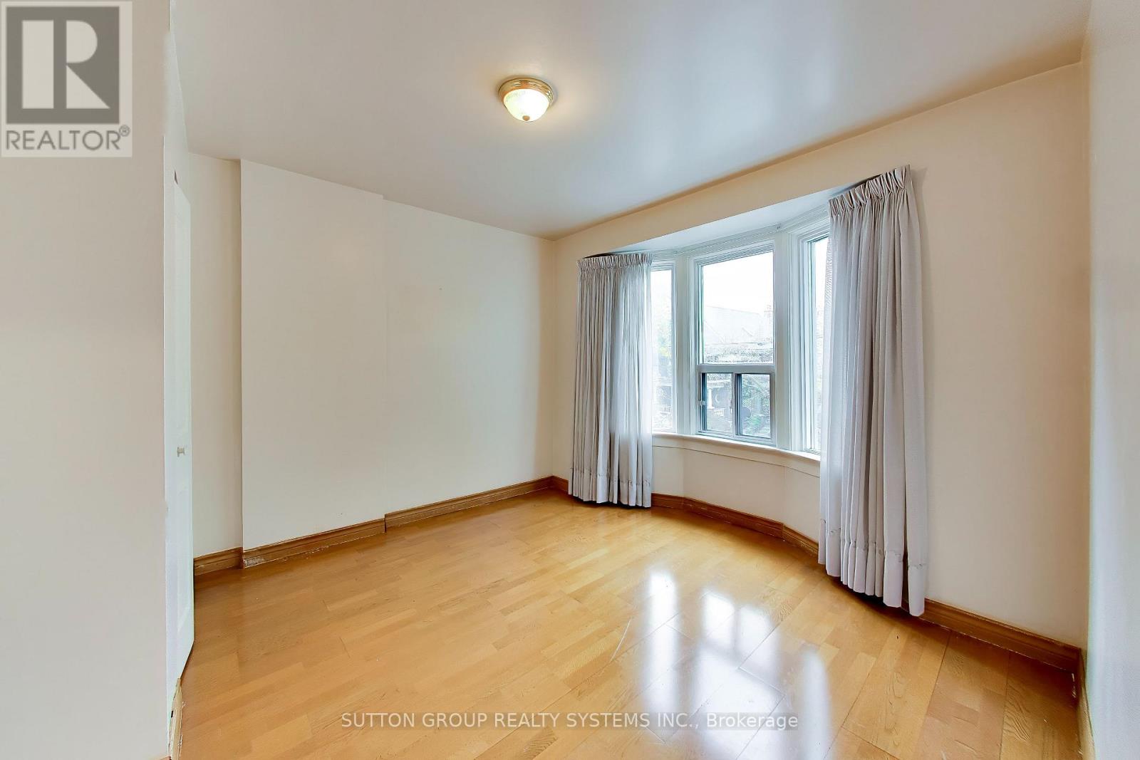 8 Alhambra Avenue Property Photo 25
