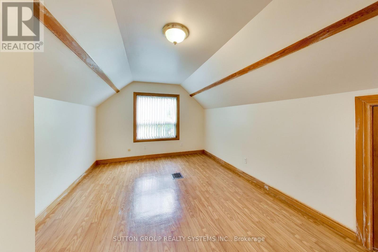 8 Alhambra Avenue Property Photo 31