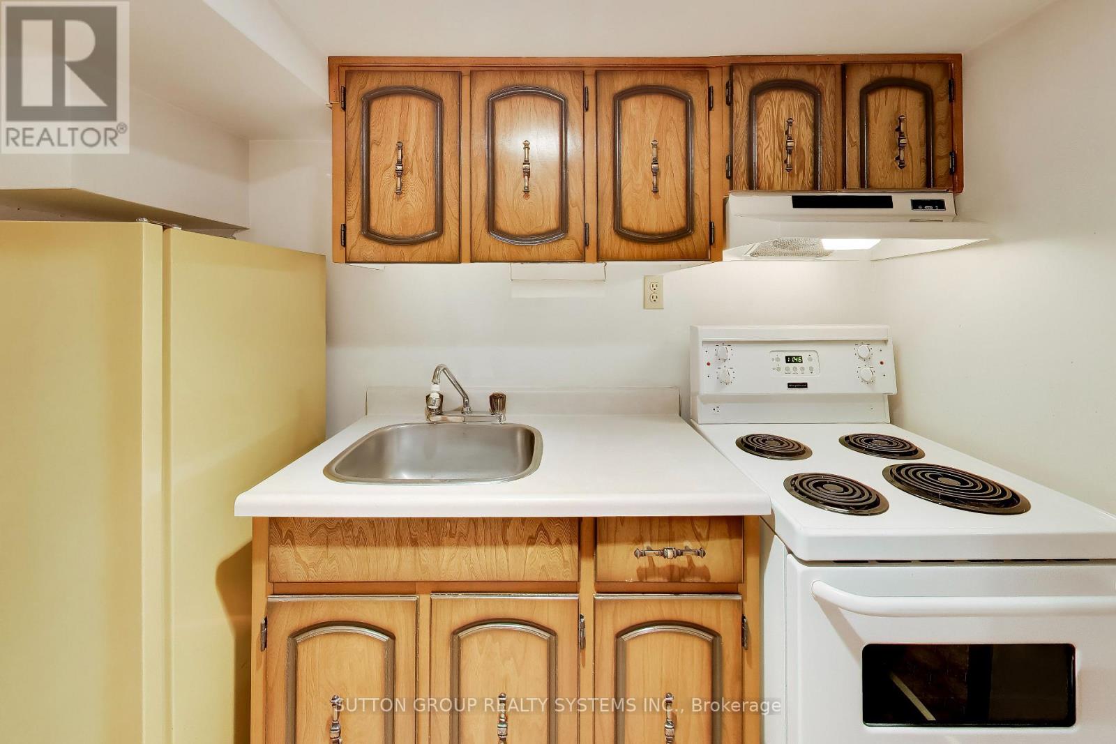 8 Alhambra Avenue Property Photo 36