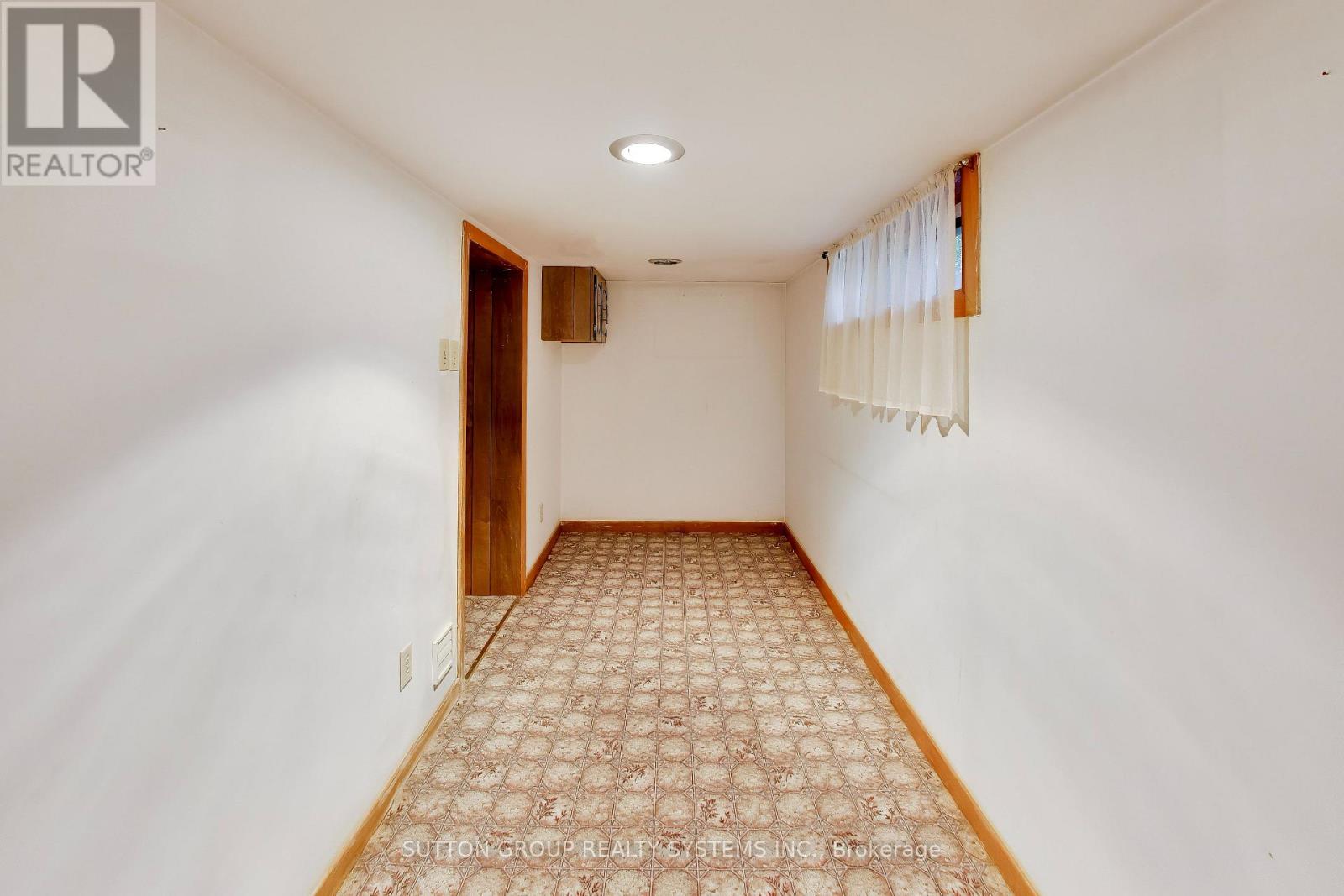 8 Alhambra Avenue Property Photo 37