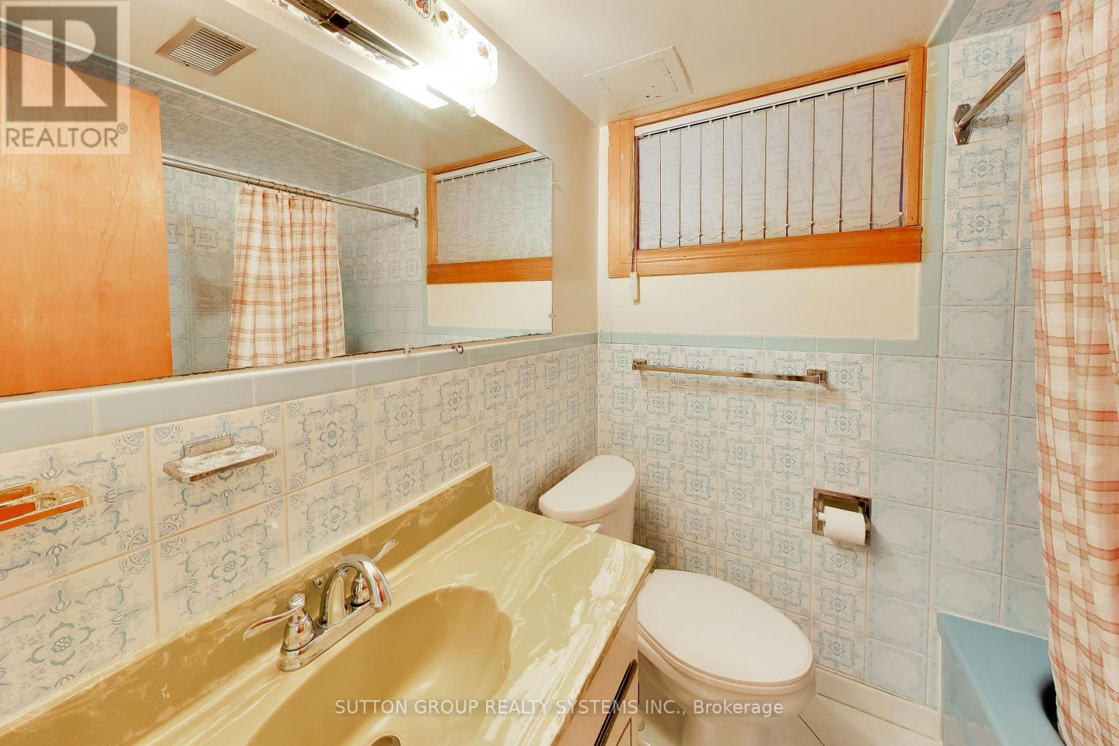 8 Alhambra Avenue Property Photo 38